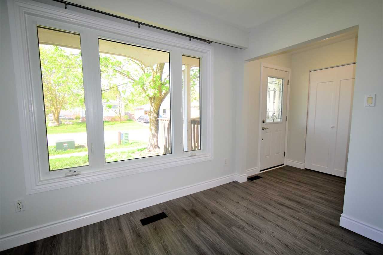 19A College Cres - Photo 3 of 26