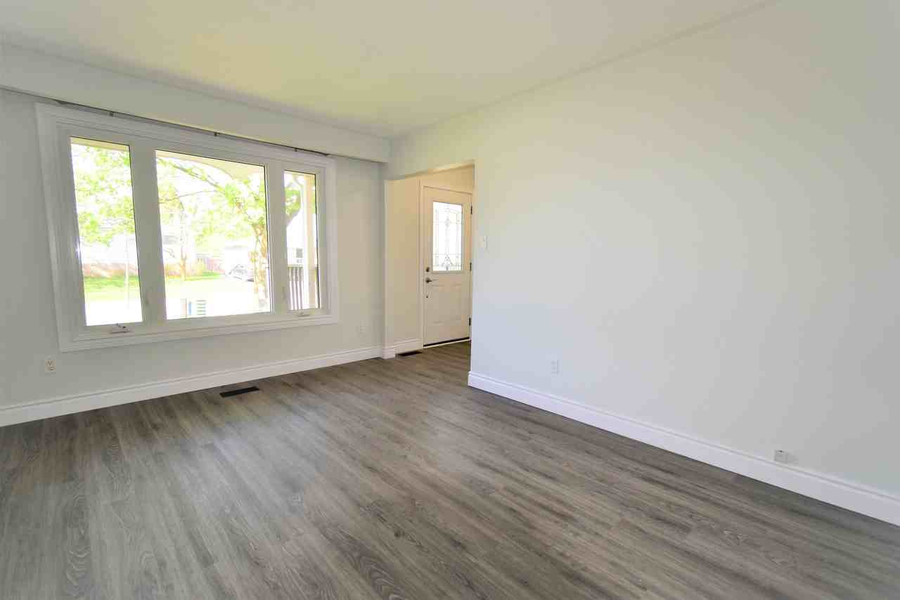 19A College Cres - Photo 4 of 26