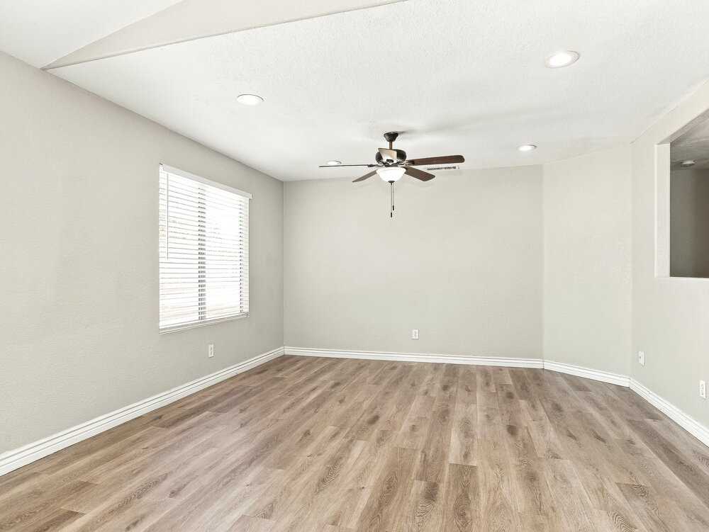 670 N Exeter St - Photo 7 of 16