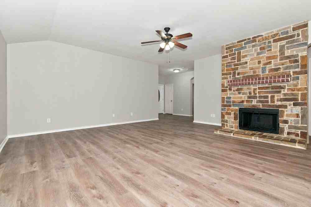 3113 Bryce Dr - Photo 5 of 16