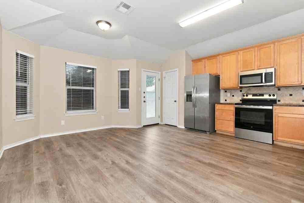 3113 Bryce Dr - Photo 7 of 16