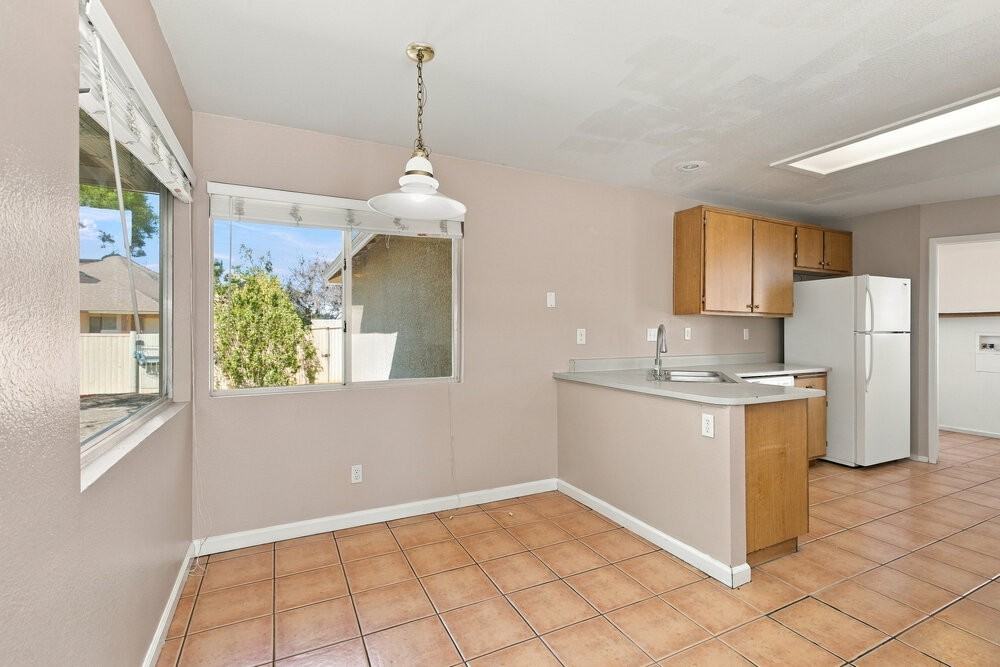 2409 Grand Prize Ave - Photo 6 of 16