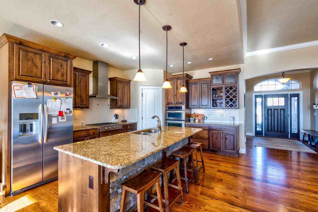1085 Diamond Rim Dr #1 - Photo 5 of 30