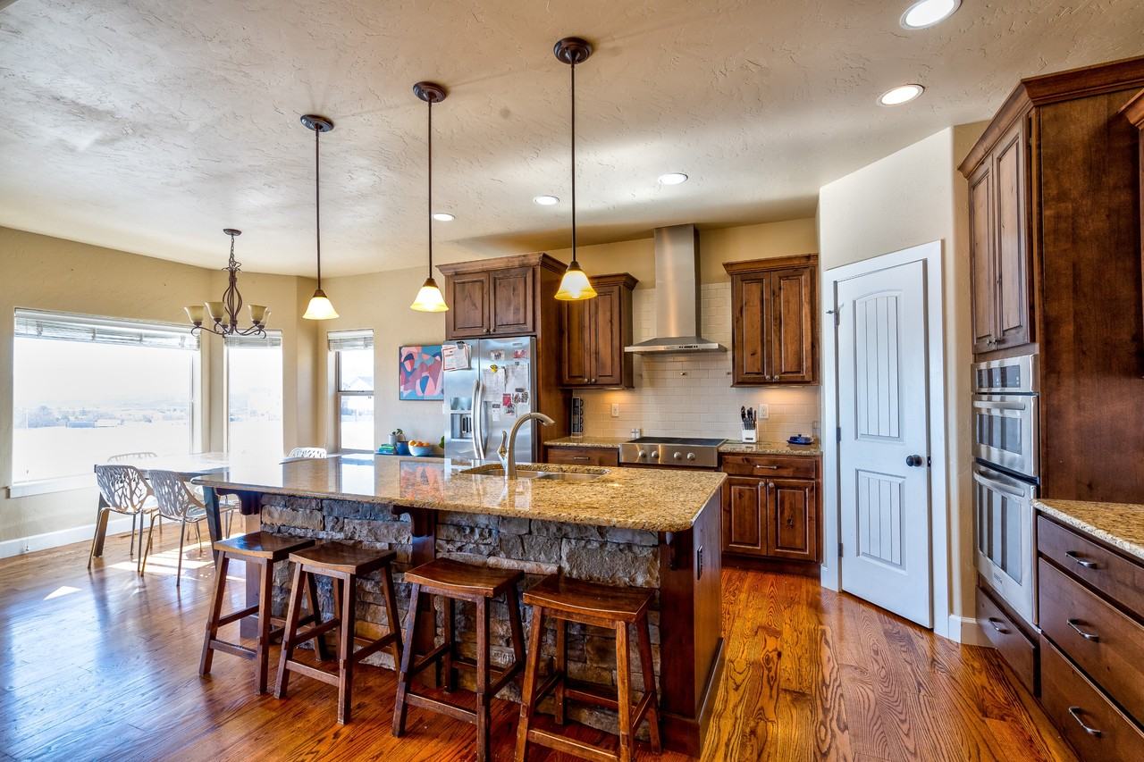 1085 Diamond Rim Dr #1 - Photo 7 of 30
