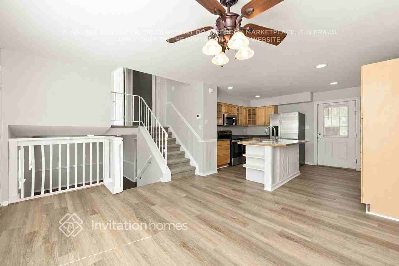 2410 Payne Cir W - Photo 6 of 19