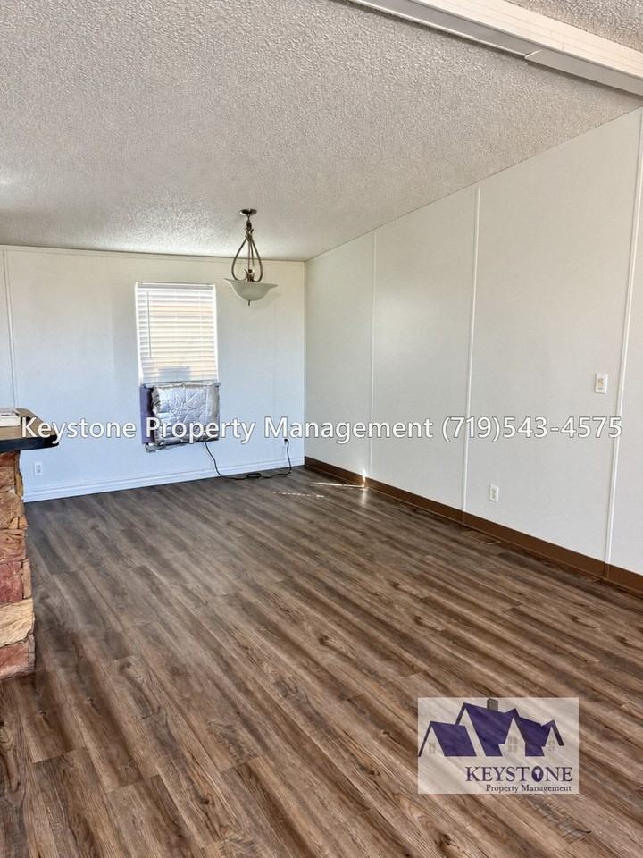 710 S Walton Dr - Photo 2 of 32