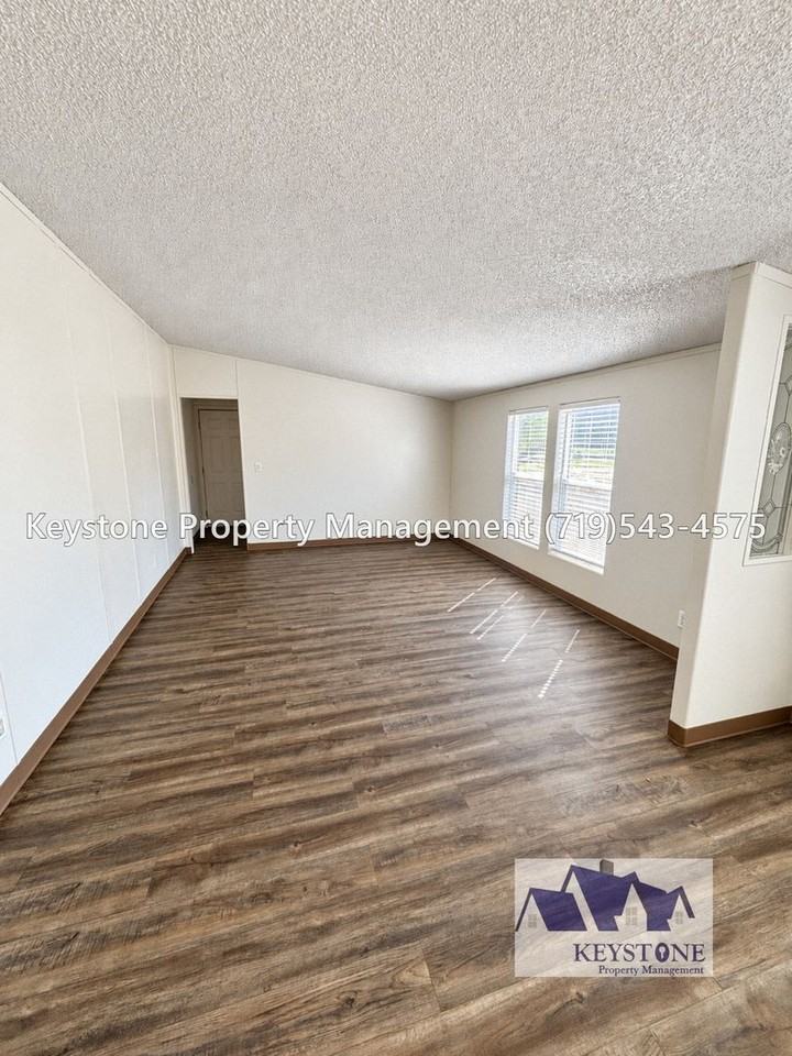 710 S Walton Dr - Photo 6 of 32