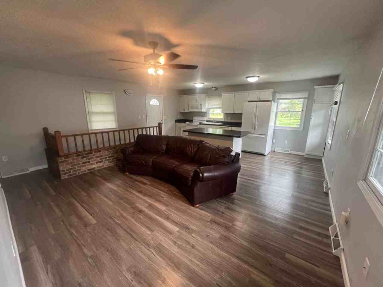 940 Miller Ave - Photo 6 of 16