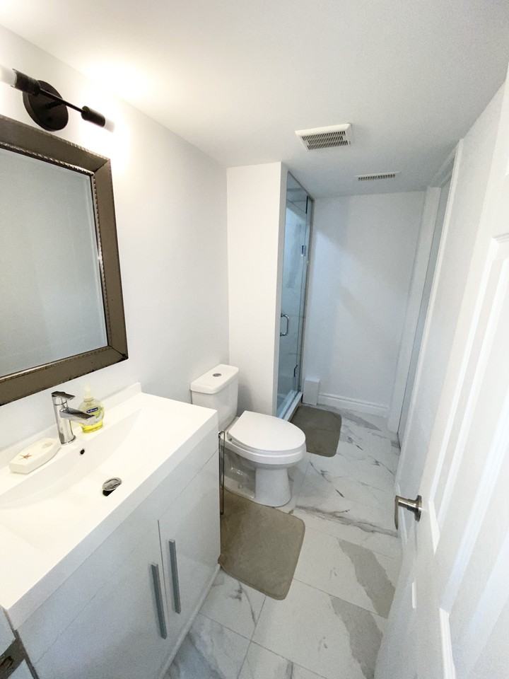 1430 Forest St - Photo 5 of 12