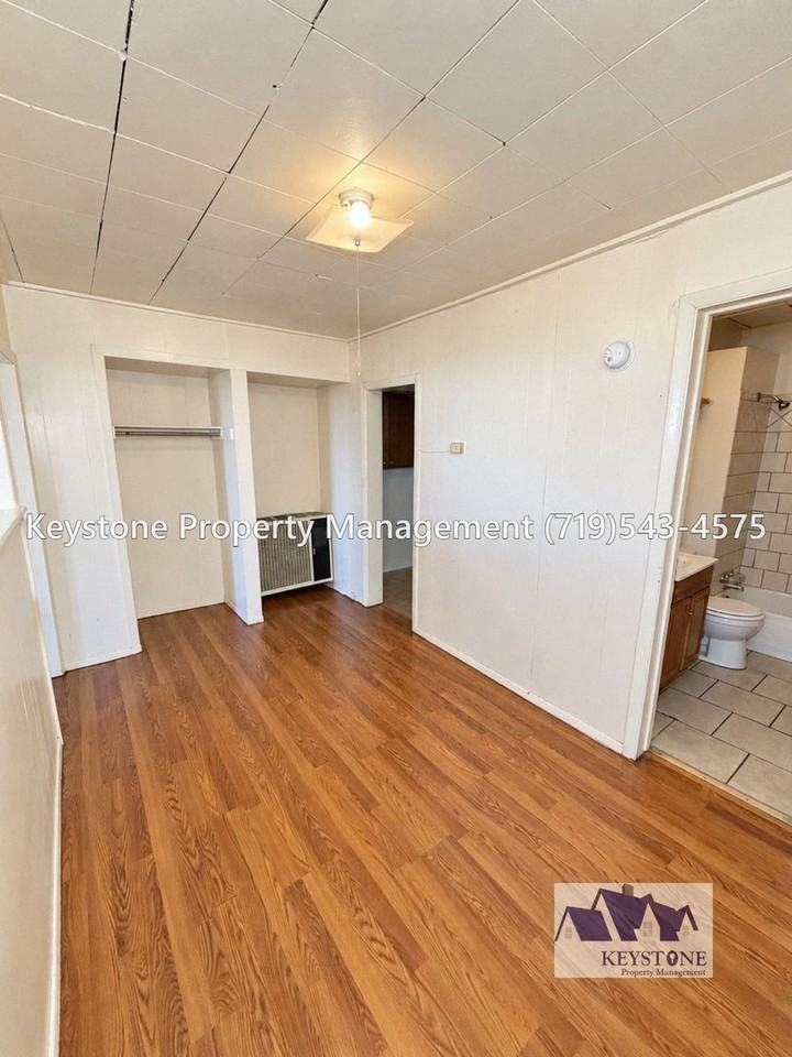 300 E 3rd St #5 - Photo 5 of 10