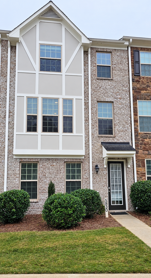 5820 Broadway Ln - Photo 4 of 12