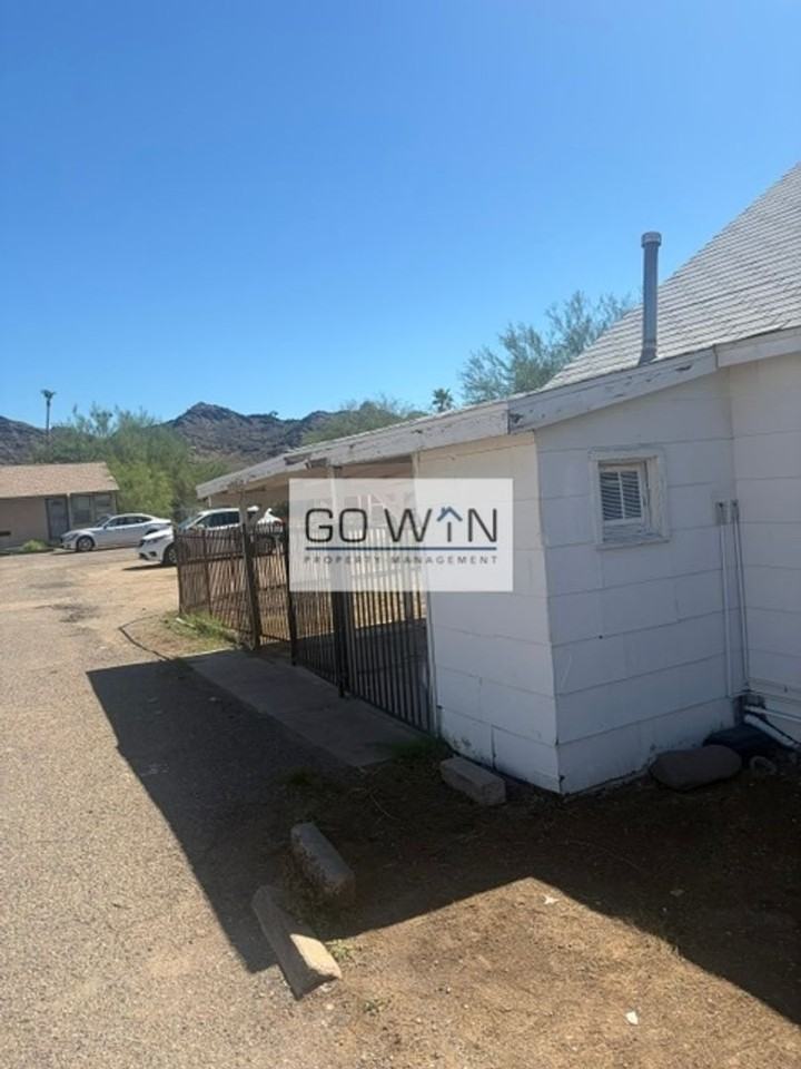 8925 N 10th St - Photo 6 of 23
