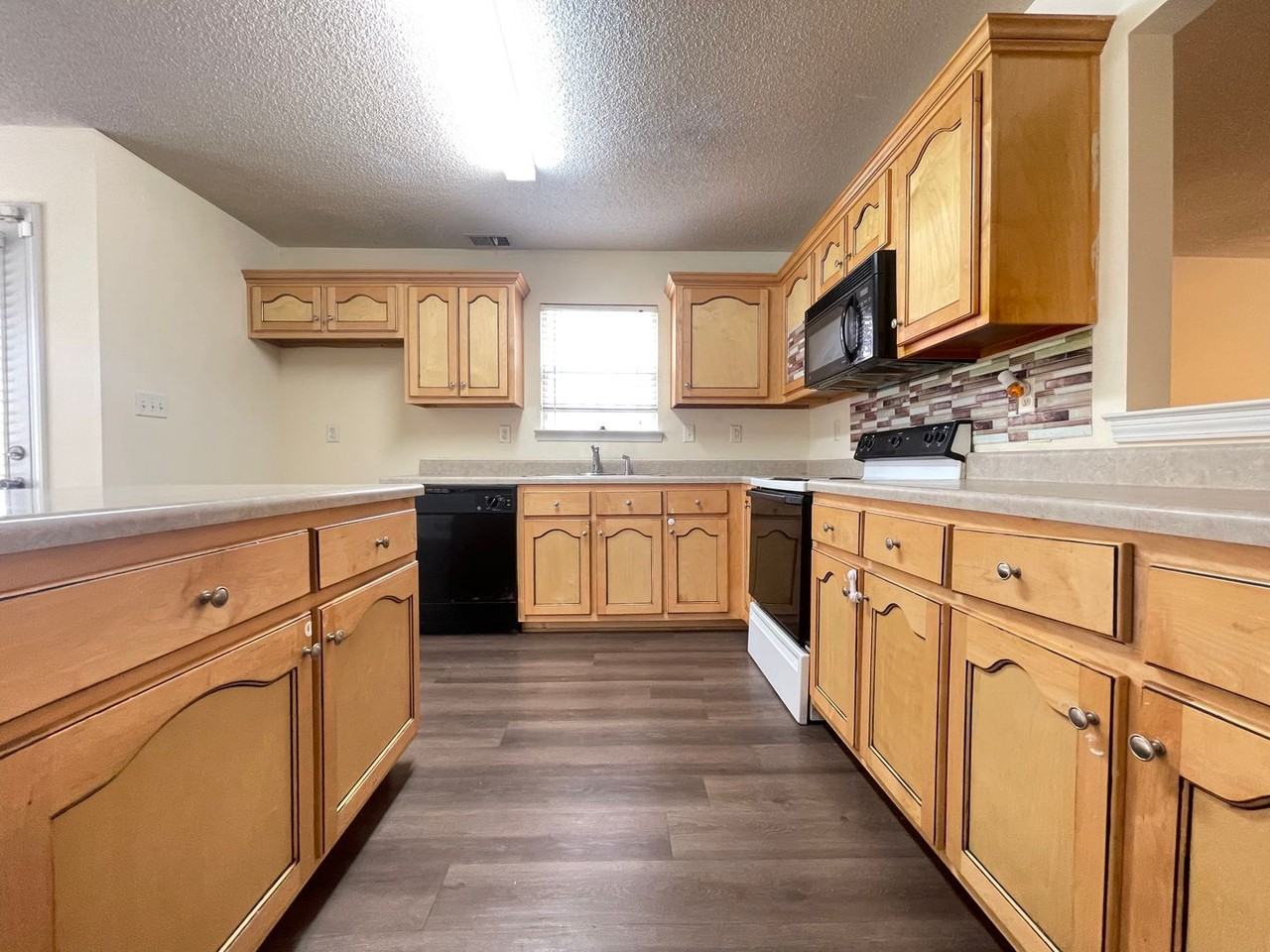 9926 Vista Ridge Dr - Photo 3 of 10