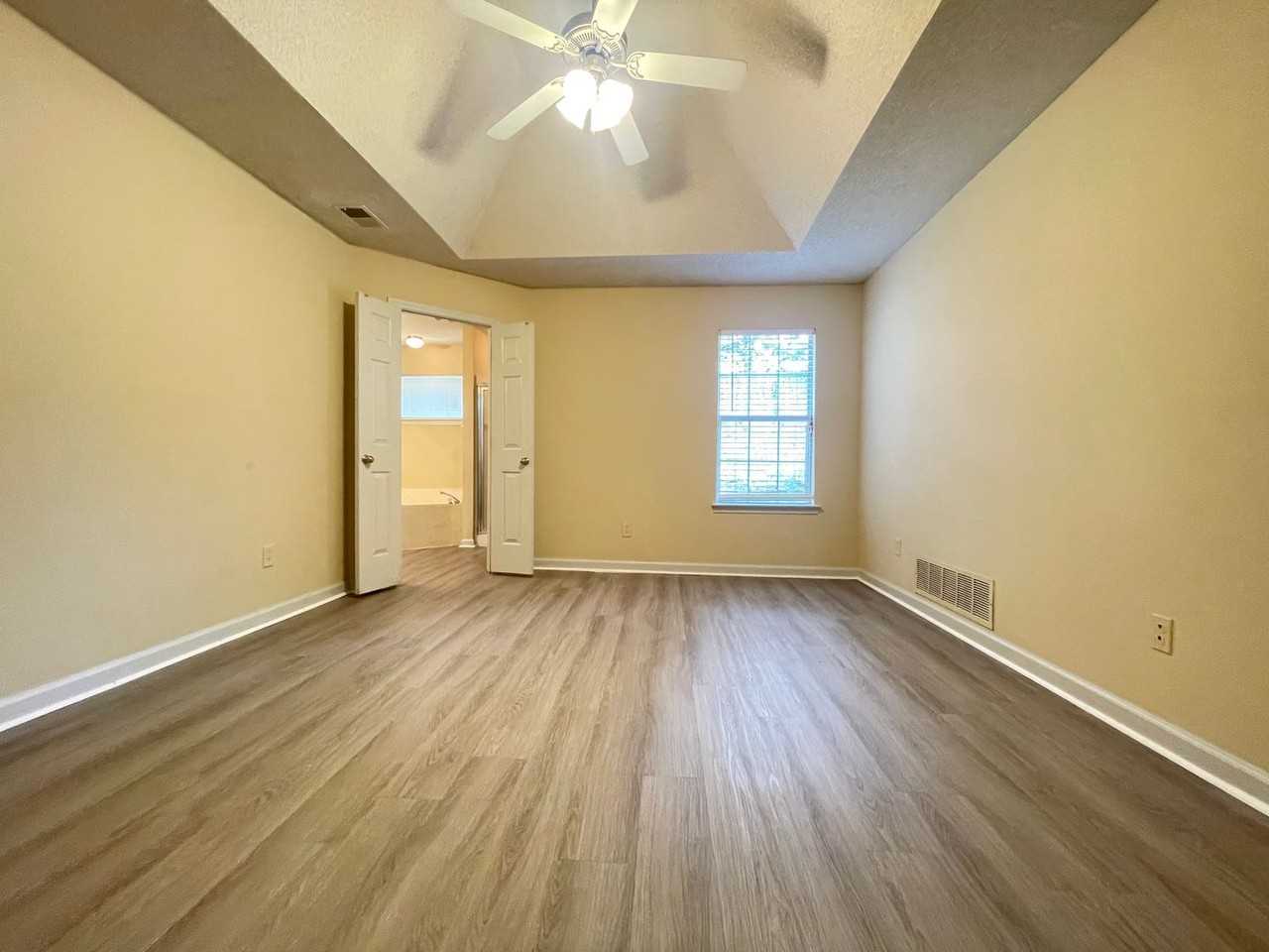 9926 Vista Ridge Dr - Photo 4 of 10