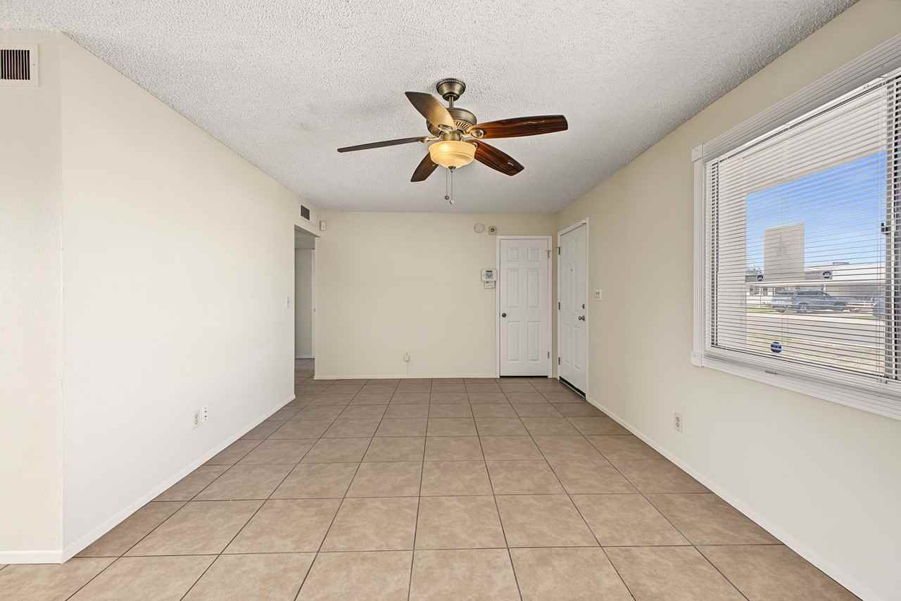 4217 W Wagon Wheel Dr - Photo 7 of 28