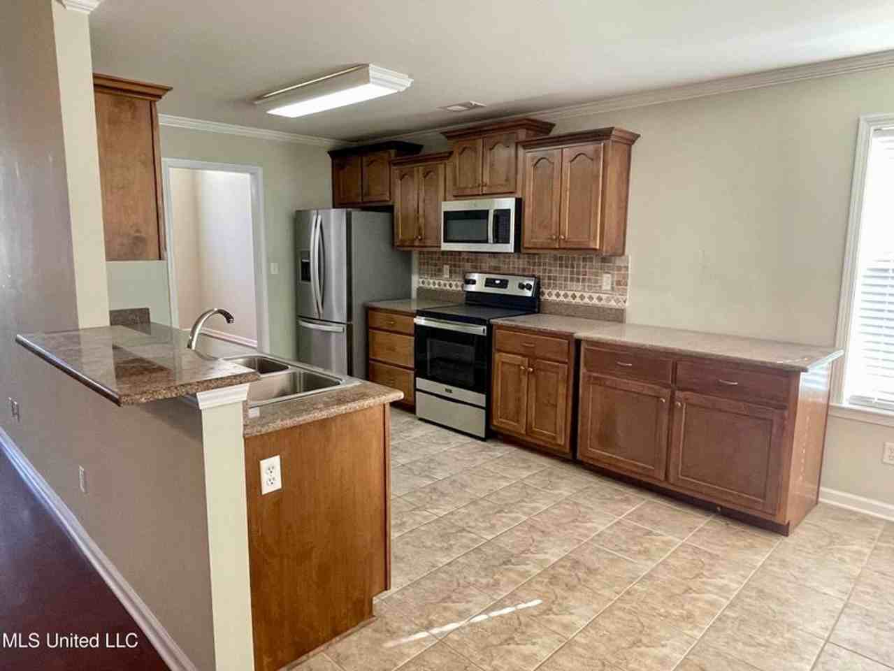4117 Chaucer Cv - Photo 2 of 9