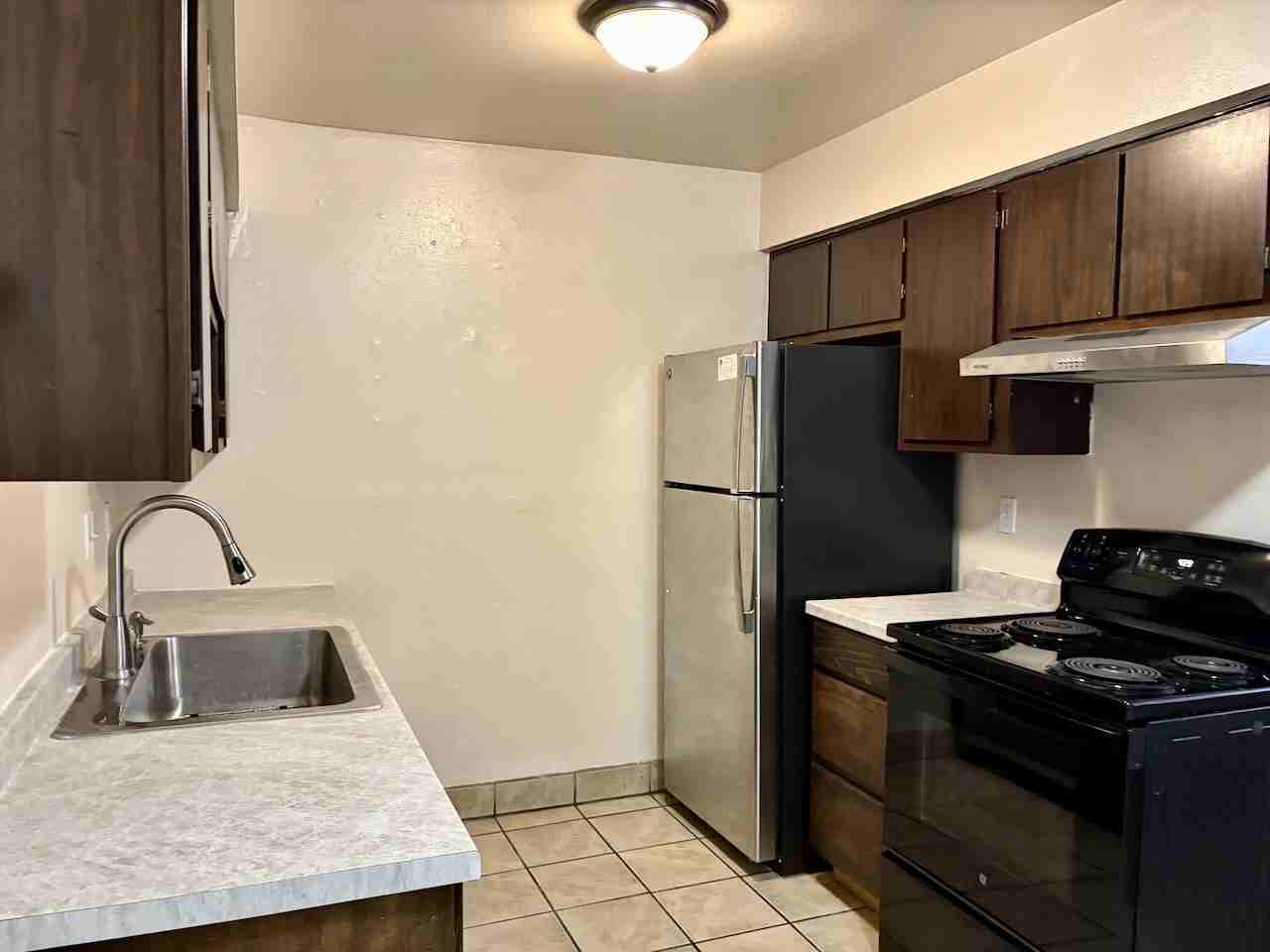 12501 Manitoba Rd NEUnit B #B - Photo 5 of 24