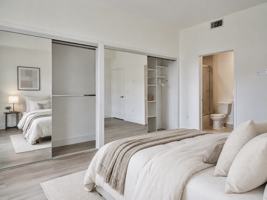 featured image of 418 N Norton Ave