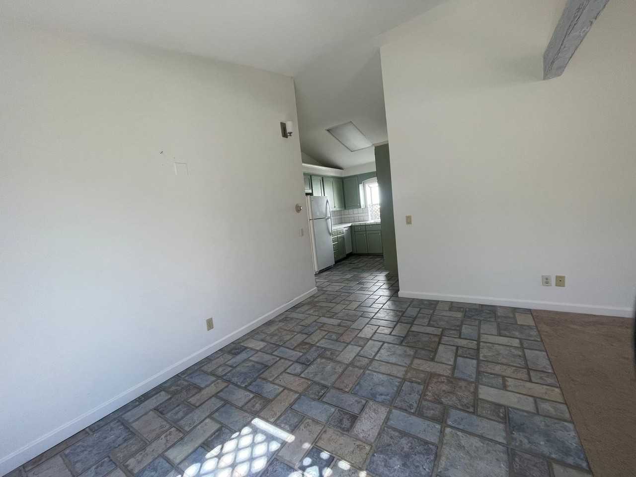 514 7th St - Photo 6 of 27