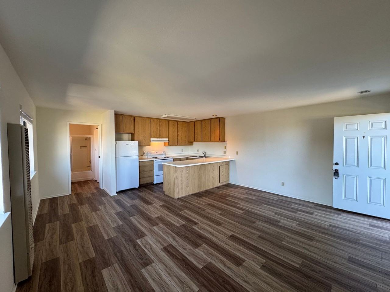 1102 6th St - Photo 5 of 19