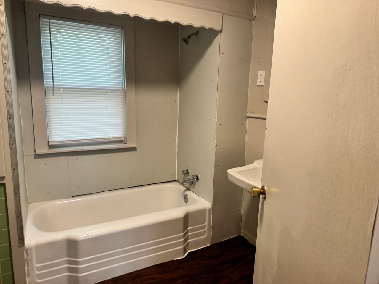 3007 Arline St - Photo 3 of 15