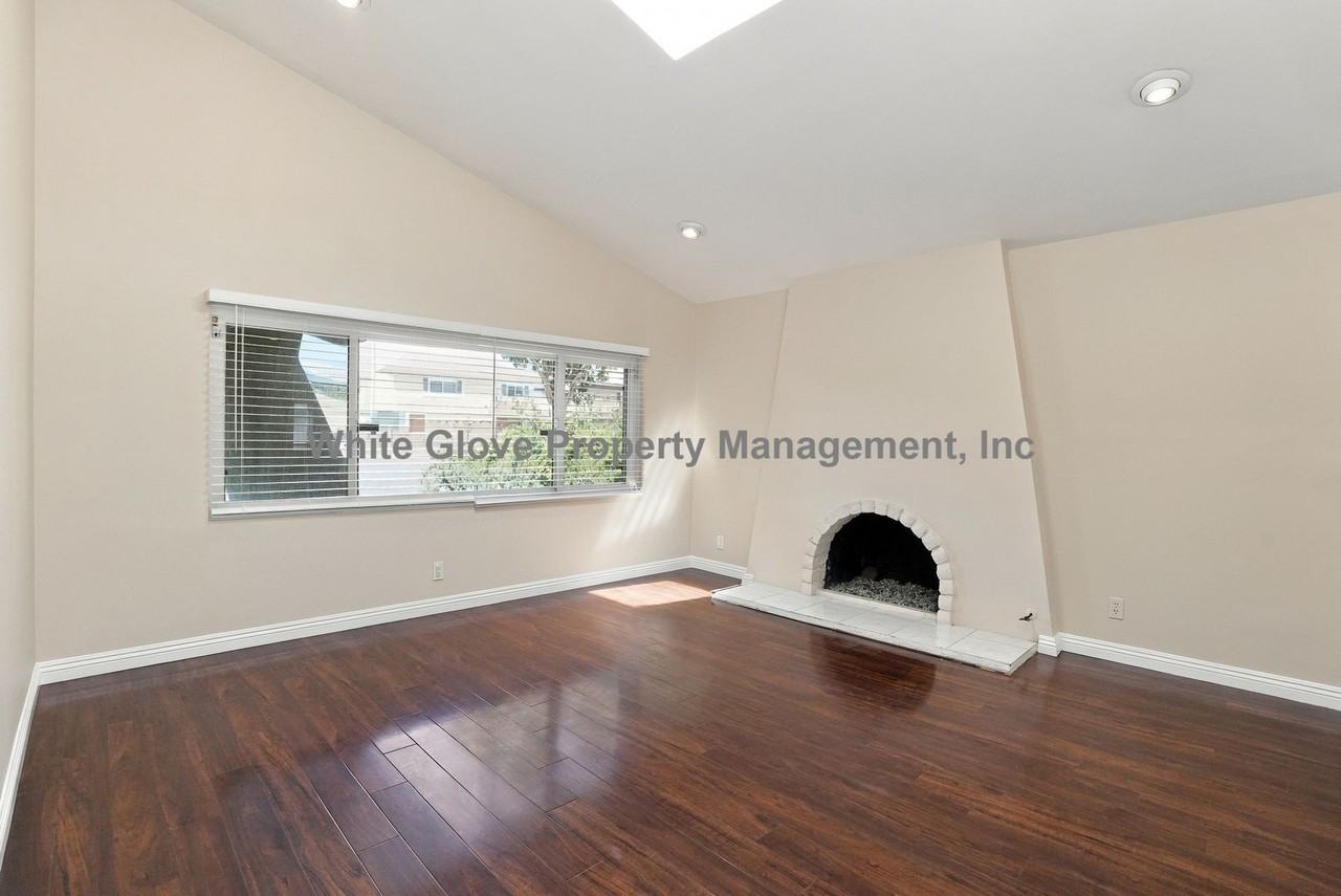 18020 Vierra Ave - Photo 3 of 17