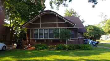 featured image of 830 E College St