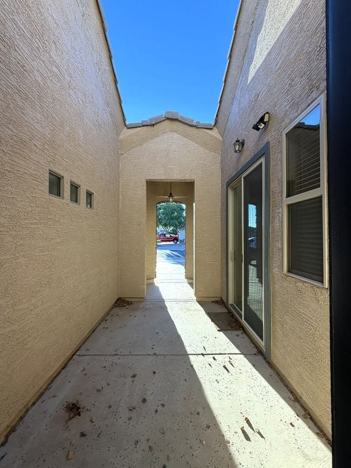 7819 S 15th St - Photo 4 of 50