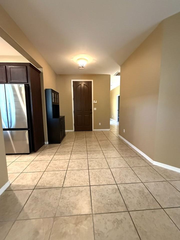 7819 S 15th St - Photo 5 of 50