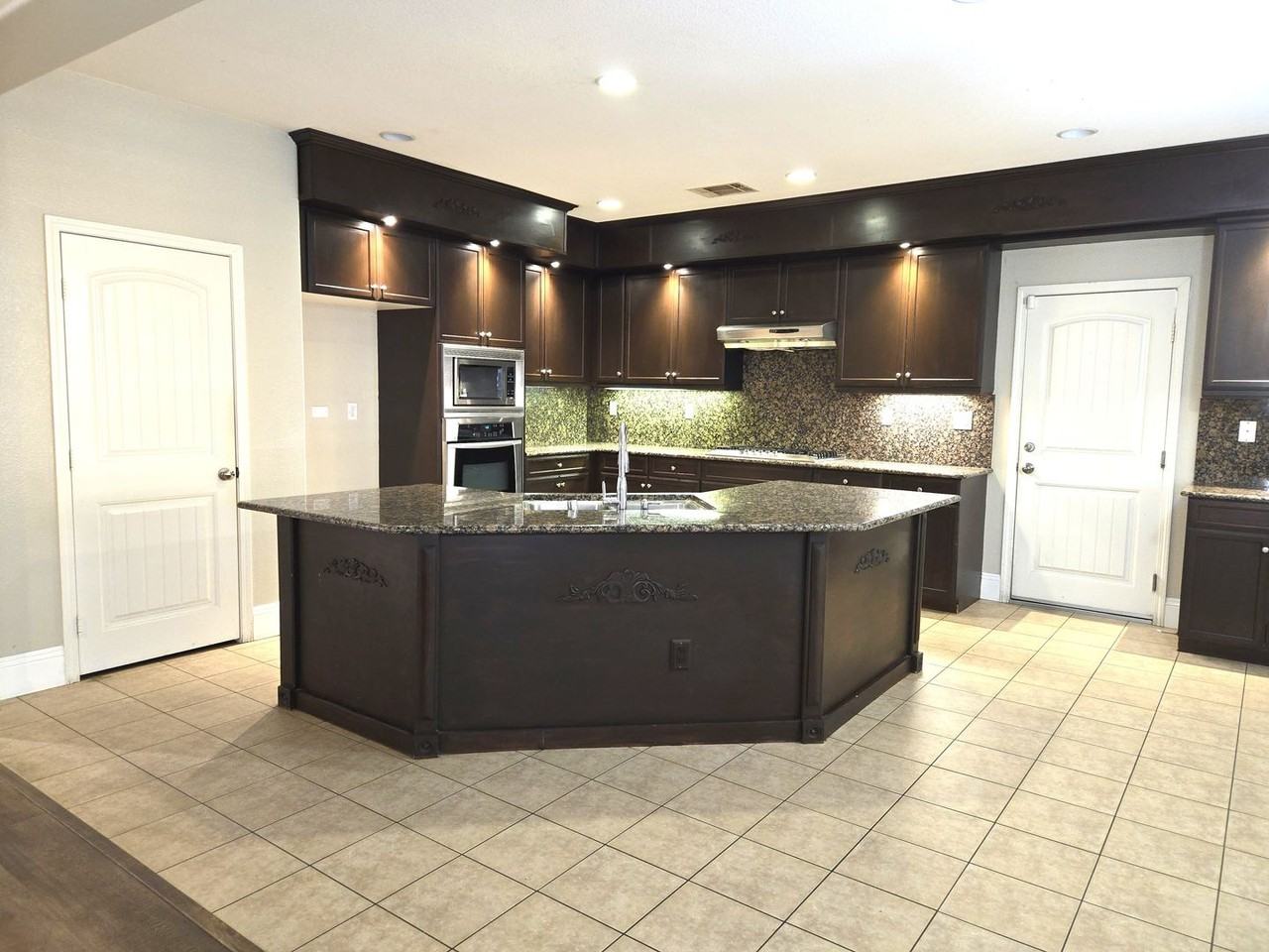 30171 Skipstone Way - Photo 4 of 50