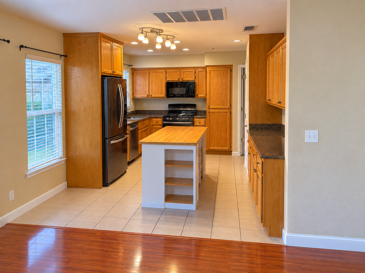 6308 Scenic Ave - Photo 3 of 22