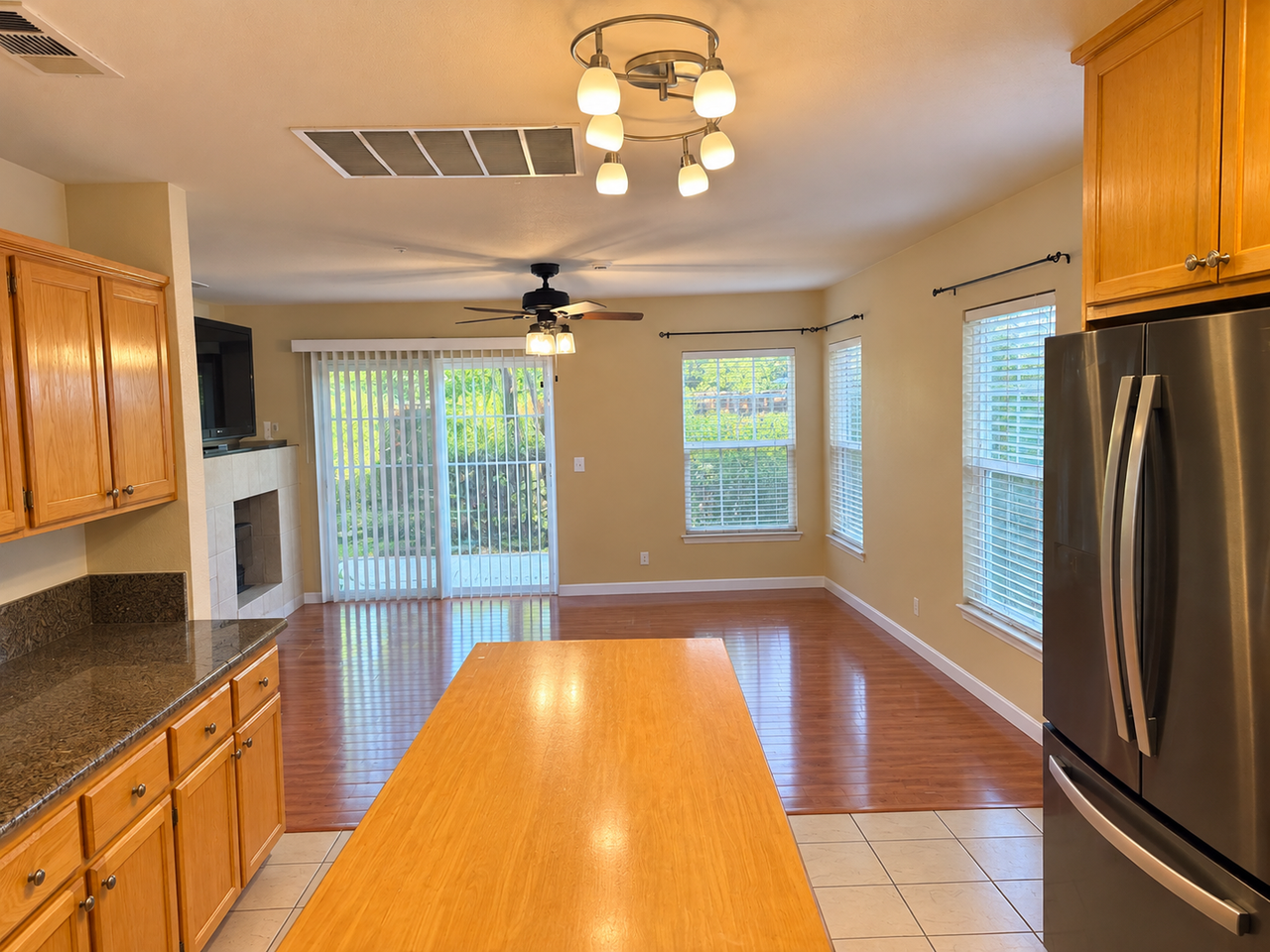 6308 Scenic Ave - Photo 4 of 22