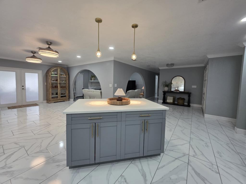 2044 Deltona Blvd - Photo 6 of 27