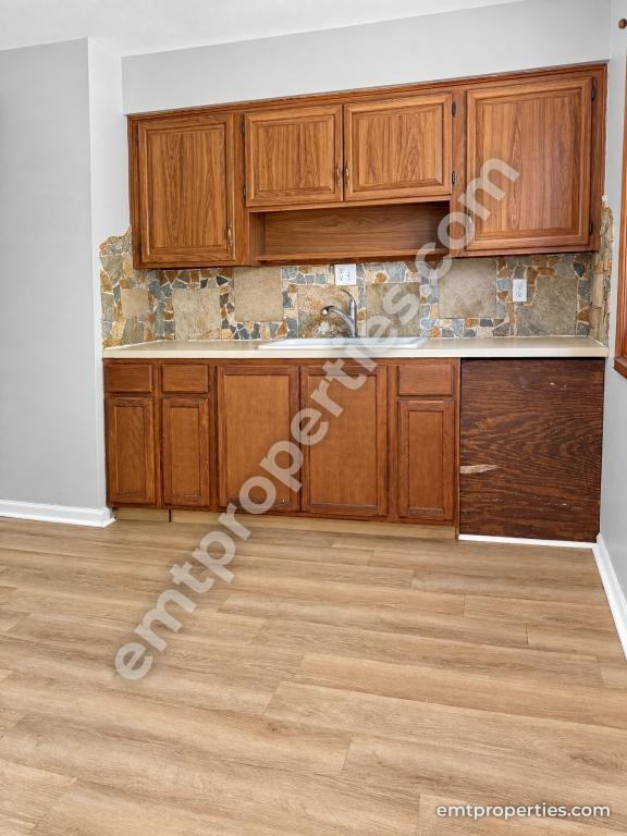 1515 Missouri Ave - Photo 3 of 11