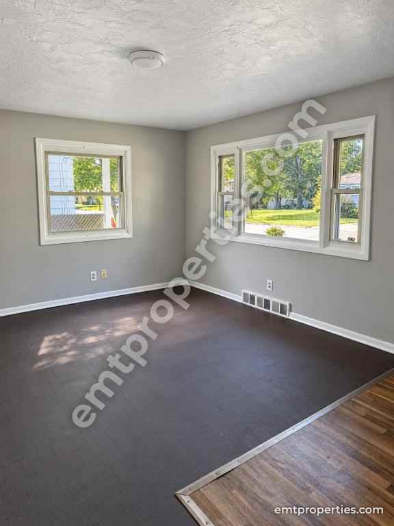 1515 Missouri Ave - Photo 6 of 11