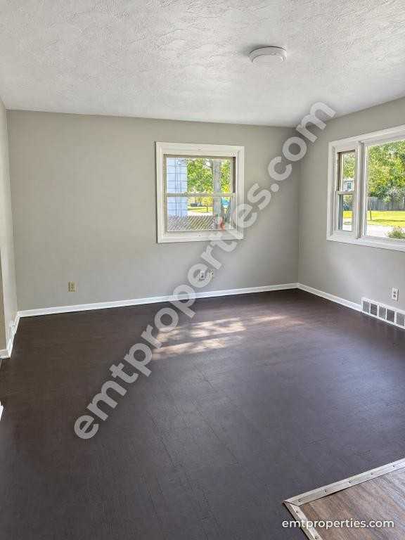 1515 Missouri Ave - Photo 7 of 11