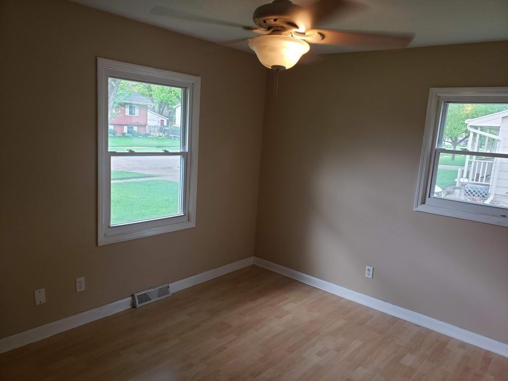 4409 71st Pl - Photo 3 of 27