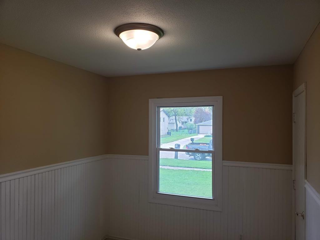 4409 71st Pl - Photo 5 of 27