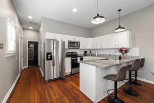 736 E Burnett Ave - Photo 1 of 1