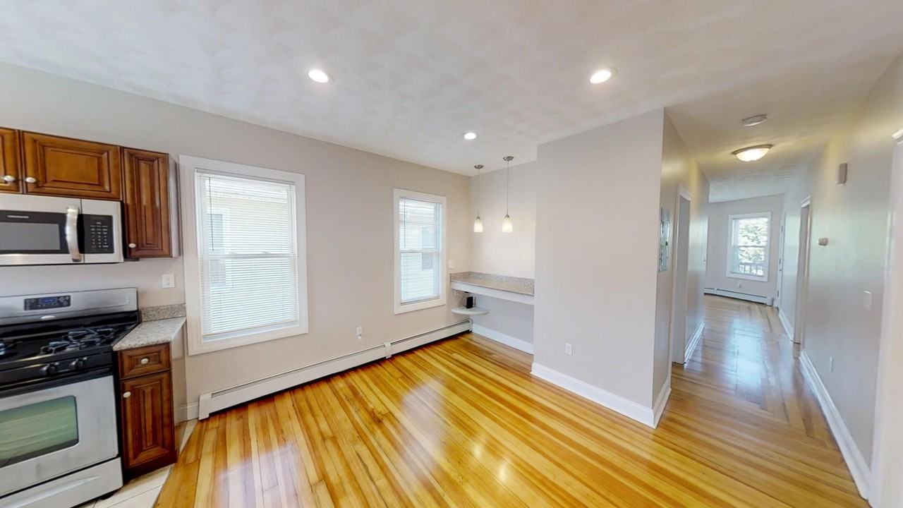 59 Pembroke Ave #59-3 - Photo 2 of 24