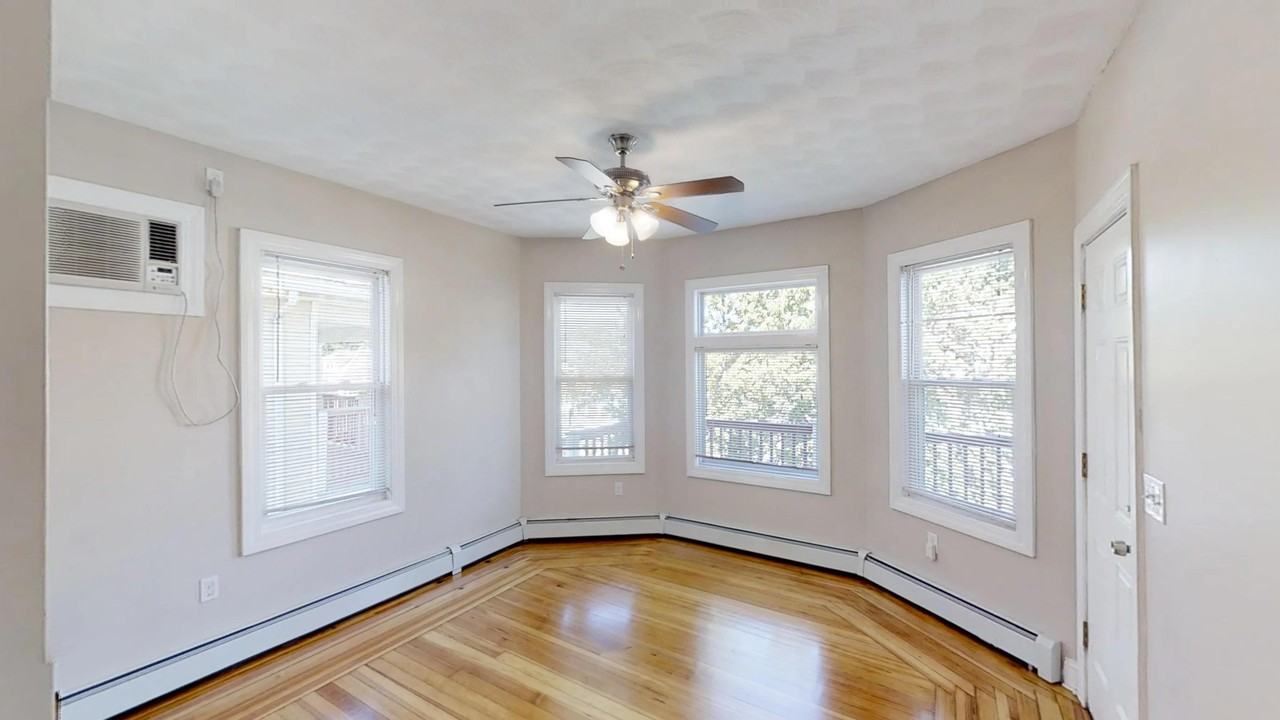 59 Pembroke Ave #59-3 - Photo 3 of 24