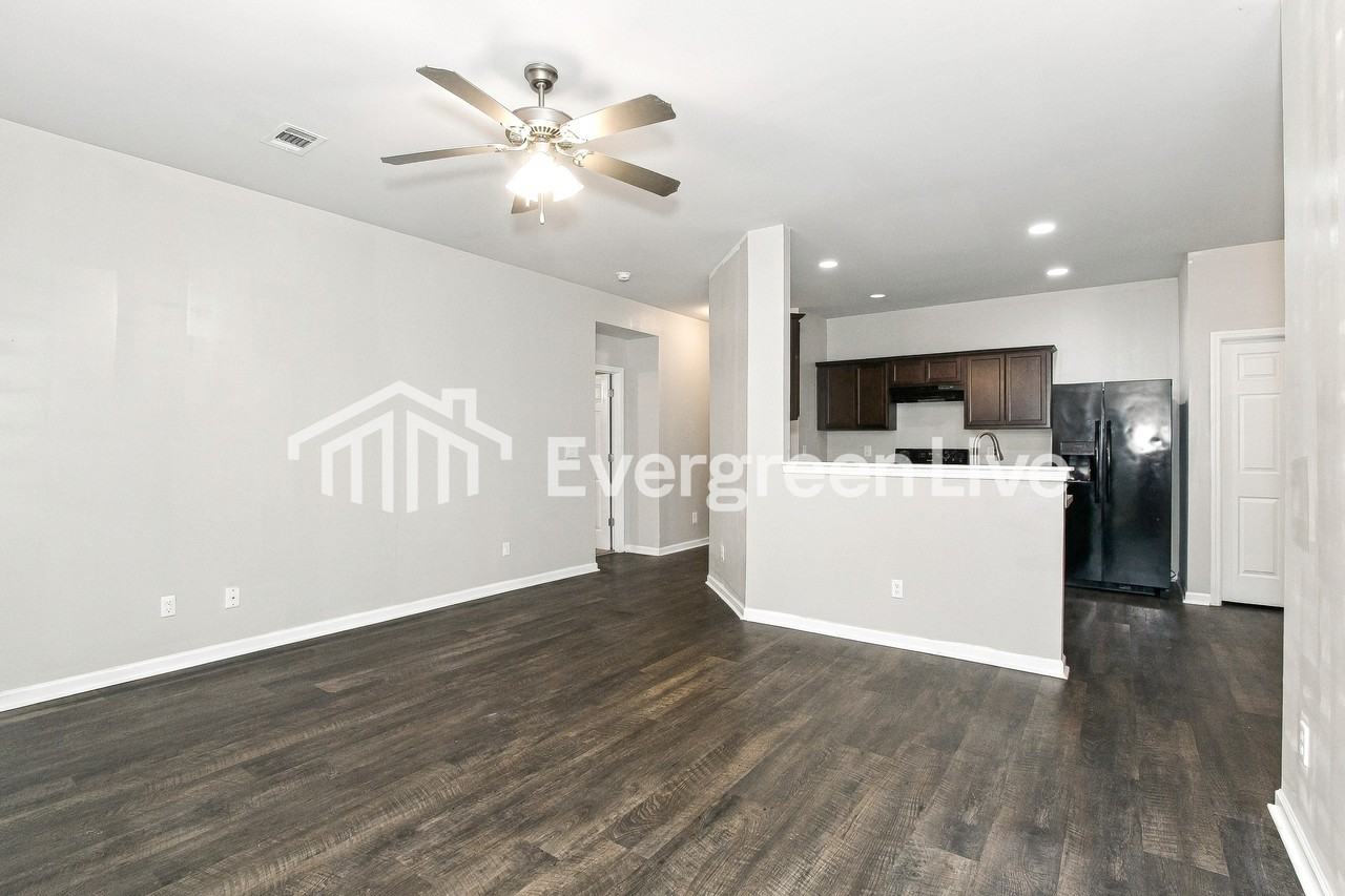 16380 Natchez Dr - Photo 3 of 15