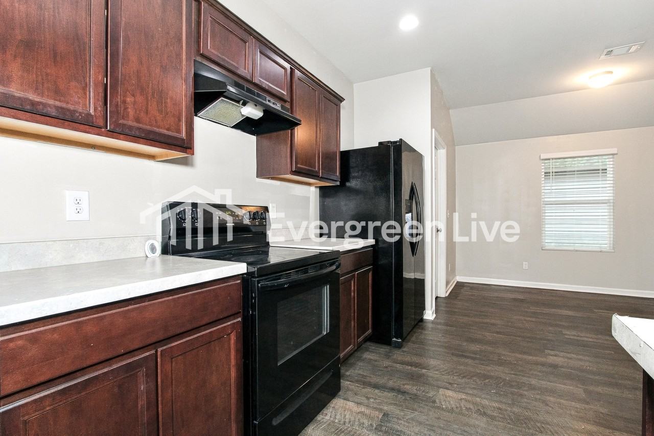 16380 Natchez Dr - Photo 5 of 15