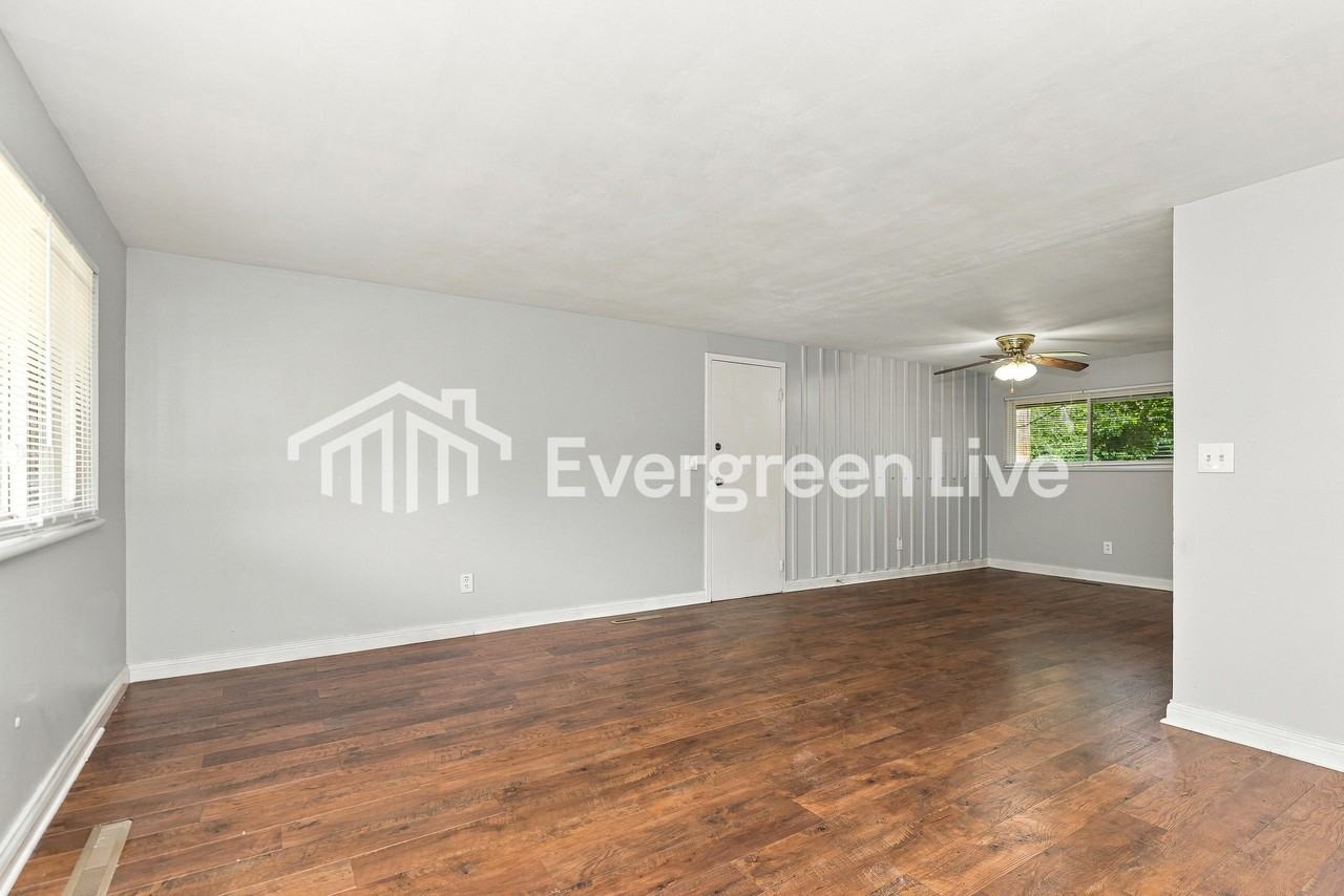4504 Henrich Dr - Photo 3 of 15