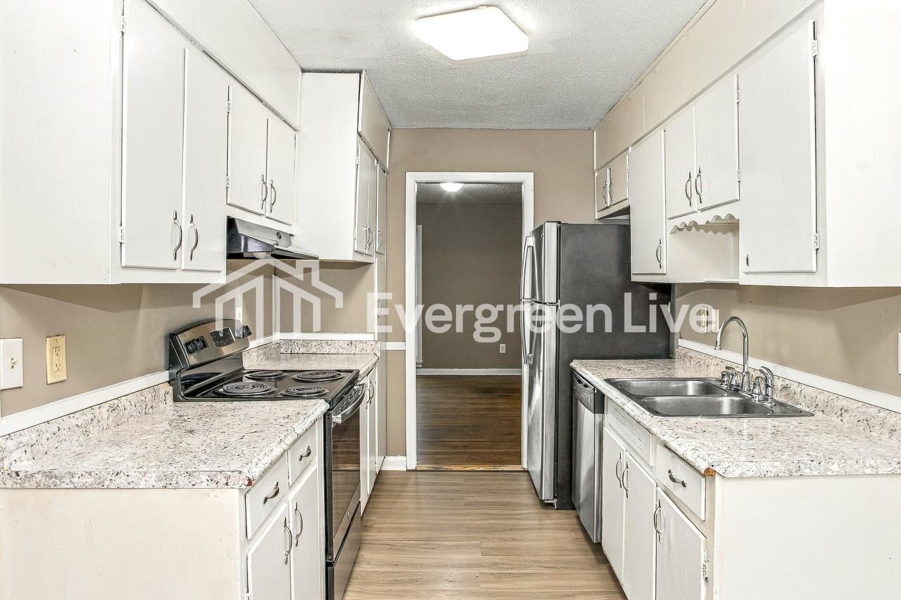 11030 Jean Rd Se - Photo 4 of 15