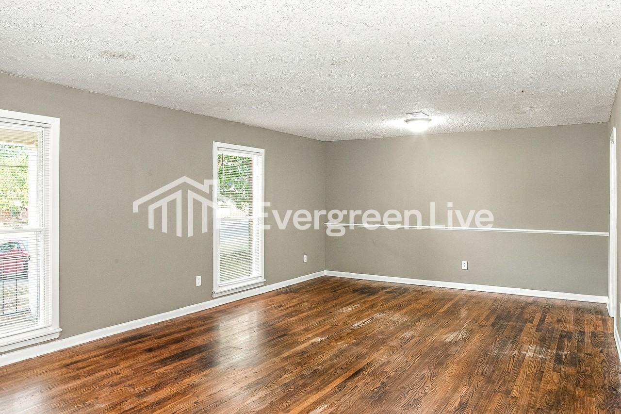 11030 Jean Rd Se - Photo 7 of 15