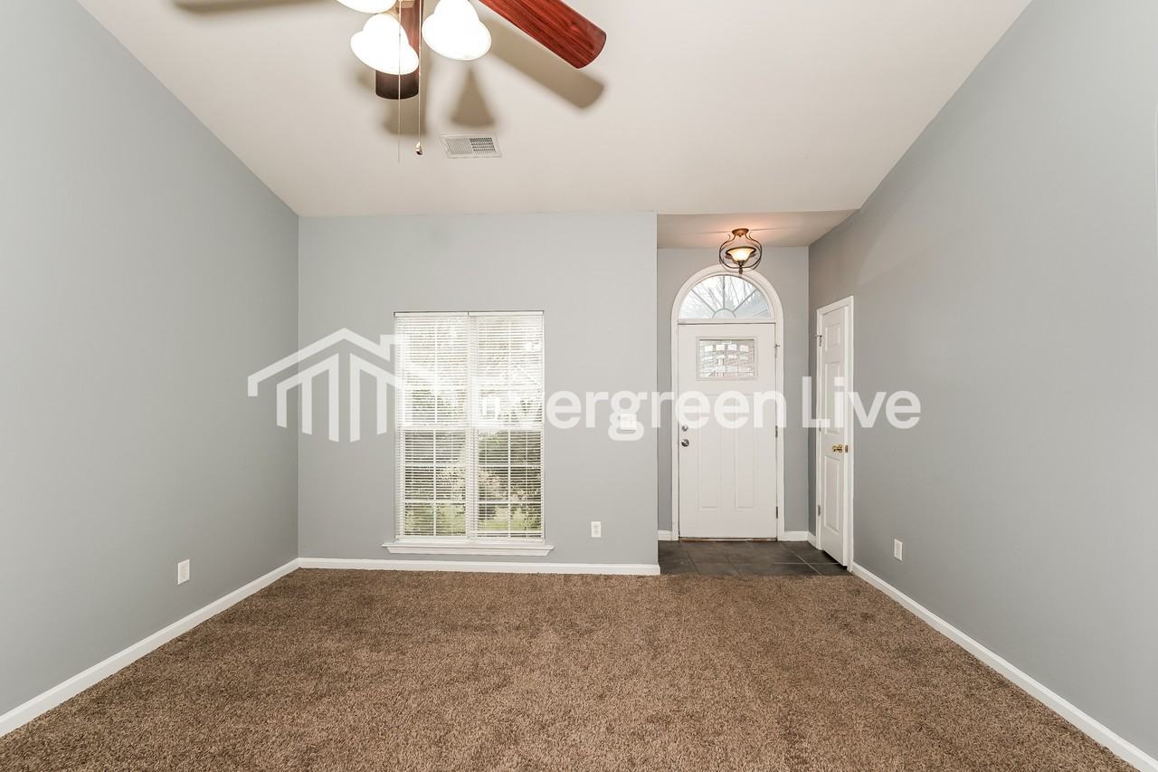 125 Gardenside Dr - Photo 3 of 15