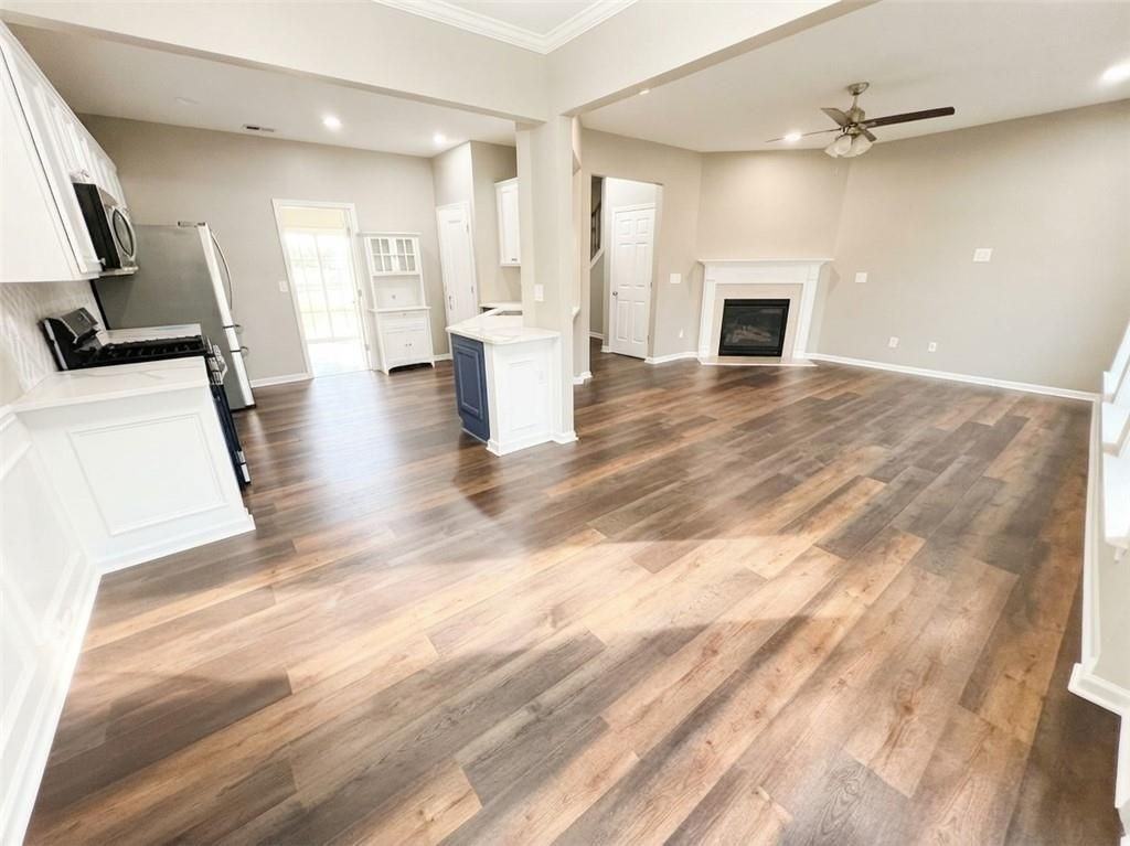 5855 Crestwick Way - Photo 6 of 22