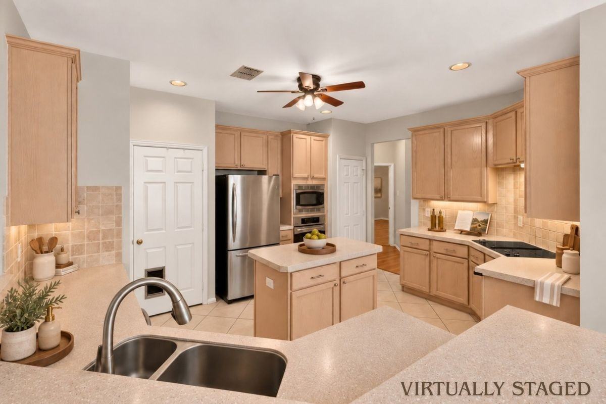 120 Stonecreek Dr - Photo 4 of 34