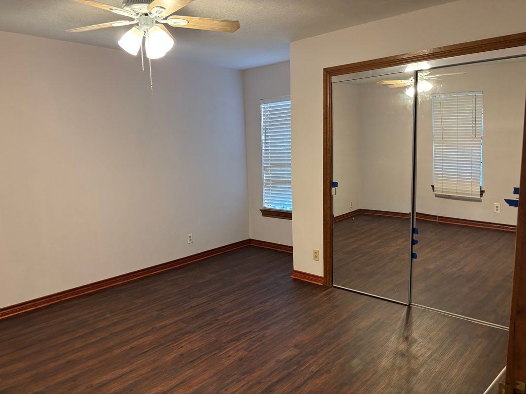 950 Cottonwood Ave - Photo 4 of 8